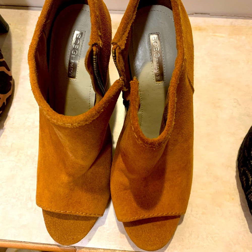 BCBG booties/wedges